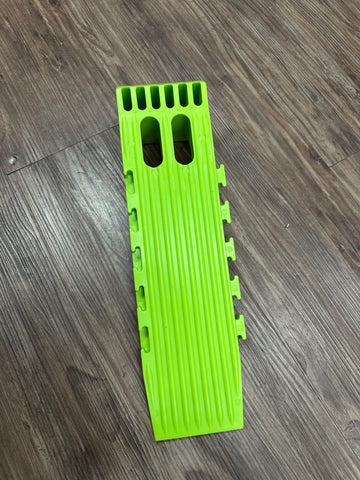 Image of Tire Skate, Interlocking